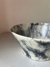 Load image into Gallery viewer, Mid-Century Serving bowl