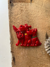 Load image into Gallery viewer, Vintage Bakelite Scottie Dog Brooch