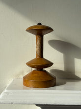 Load image into Gallery viewer, Vintage thread Spool