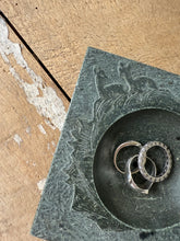 Load image into Gallery viewer, 1940s Soap stone dish