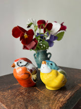 Load image into Gallery viewer, Vintage Bird Salt and Pepper Pots