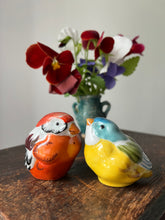 Load image into Gallery viewer, Vintage Bird Salt and Pepper Pots