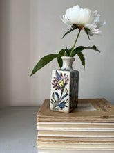 Load image into Gallery viewer, Vintage Folk Art Flower Vase