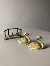 Load image into Gallery viewer, Set of Antique Lead Swans