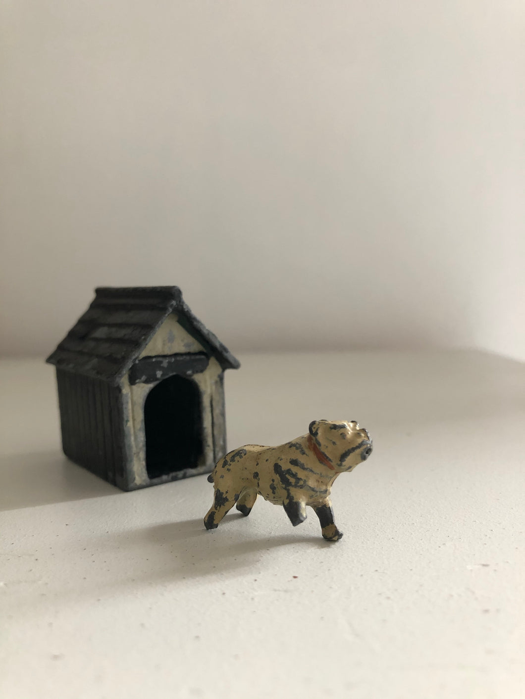 Vintage Lead Britains Bulldog with Kennel