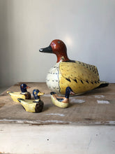 Load image into Gallery viewer, Vintage Papier-maché Ducks