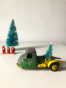 Home for Christmas - Vintage Scammell Lorry