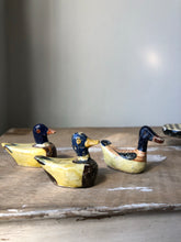 Load image into Gallery viewer, Vintage Papier-maché Ducks