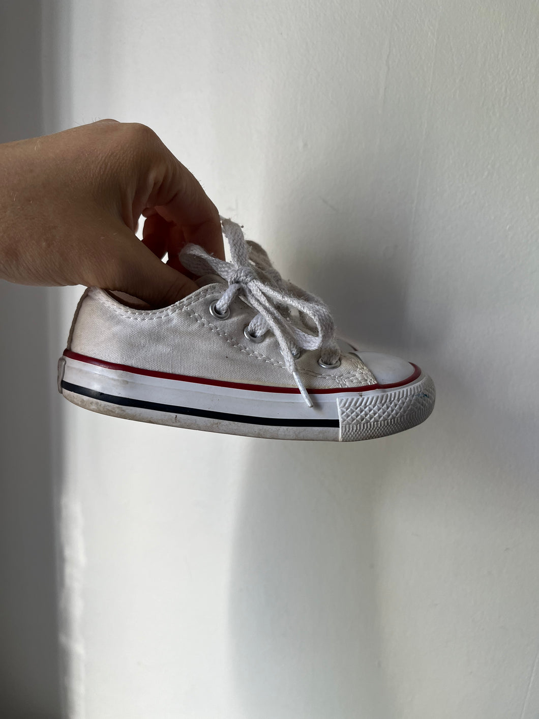 Pair of infant Converse size 6 Lost and loved