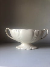 Load image into Gallery viewer, Vintage Beswick Mantle Pottery