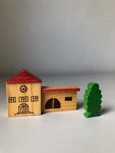 Load image into Gallery viewer, 1950s Wooden House Set, Town building and tree