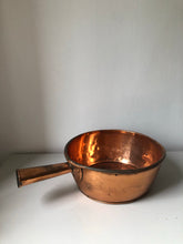 Load image into Gallery viewer, Large Vintage Copper Pan