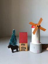 Load image into Gallery viewer, 1950s German Wooden Christmas Village Set