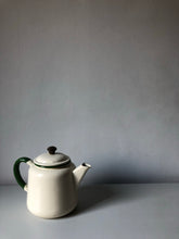 Load image into Gallery viewer, Enamel teapot in cream