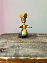 Load image into Gallery viewer, 1950s Wooden ‘House Mouse’