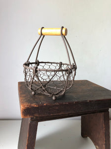 French mini wire basket