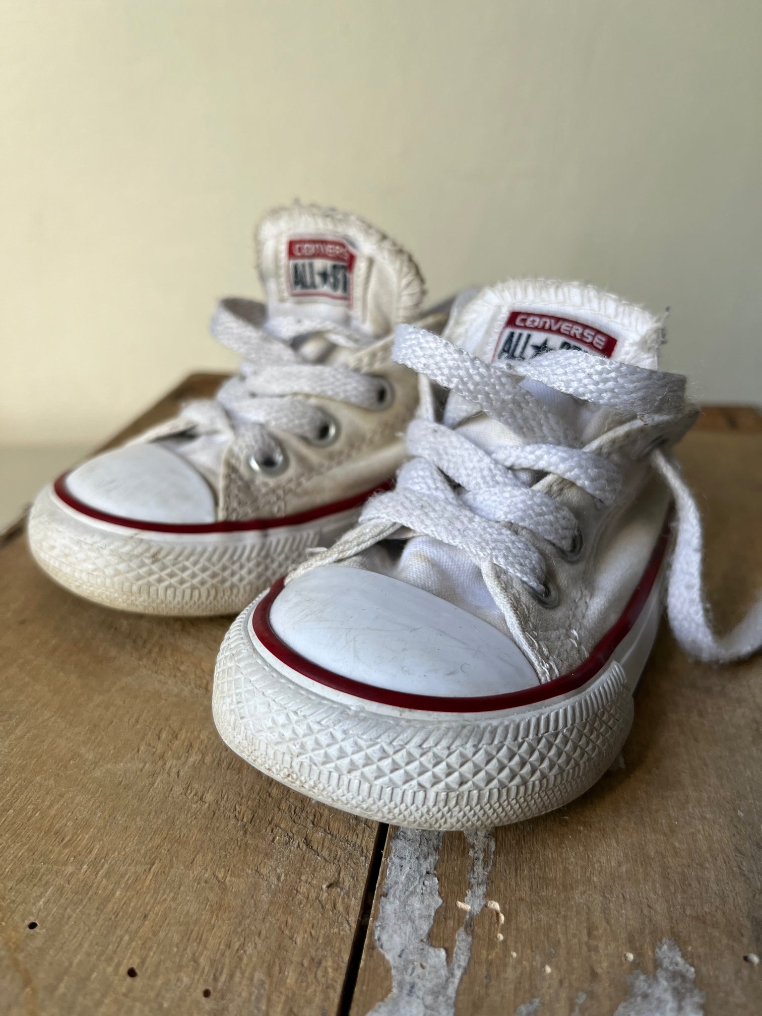 Pair of infant Converse size 6 Lost and loved