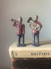 Load image into Gallery viewer, Pair of Lead British Military Guardsmen