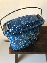 Load image into Gallery viewer, Speckled French Enamel lunchbox