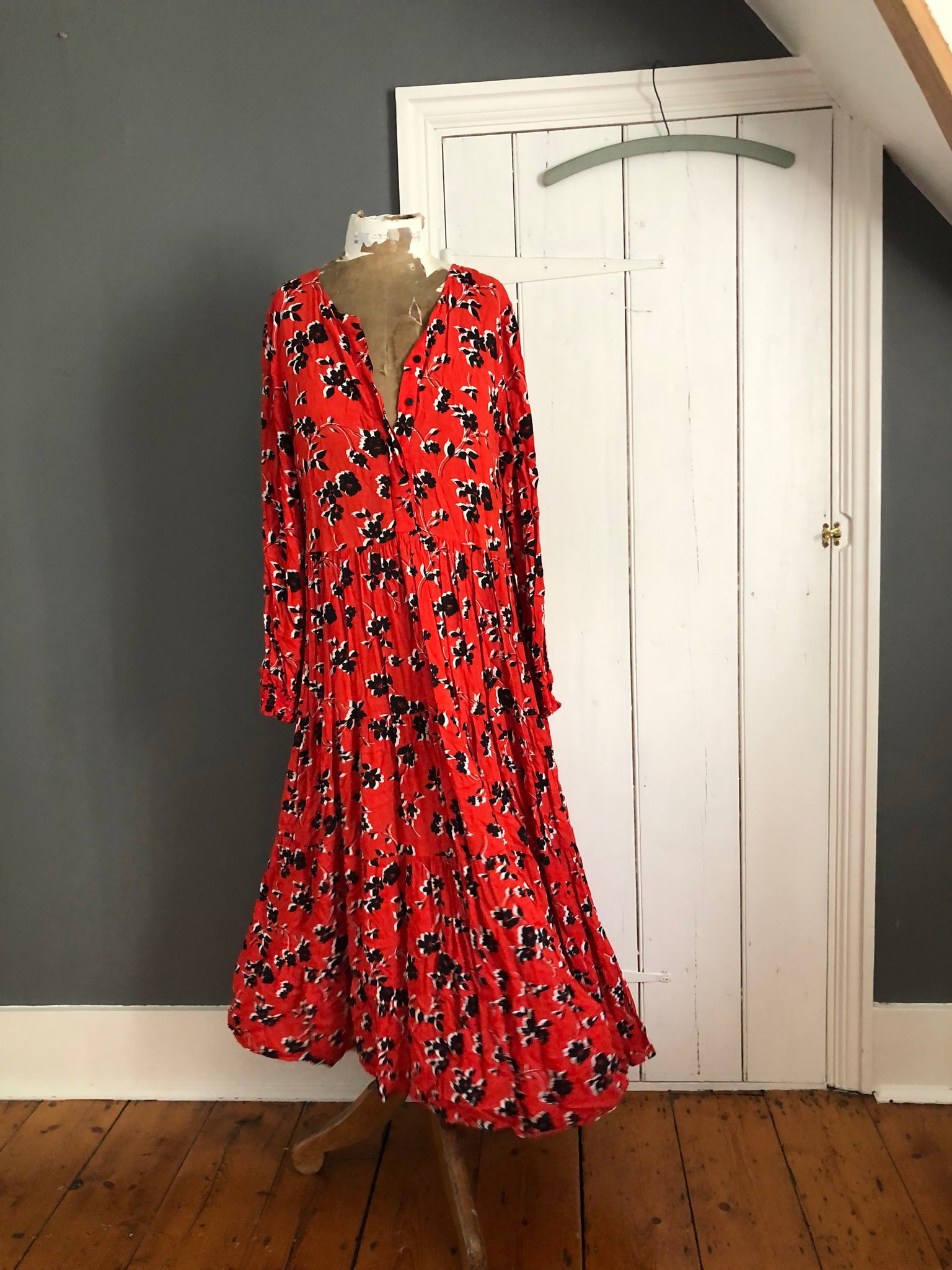 Preloved Zara Long Sleeve Smock Maxi Dress Lost and loved Preloved Zara Long Sleeve Smock Maxi Dress Lost and loved