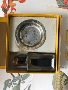 Vintage ‘Judson’s’ Gold Paint Box with contents