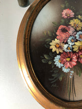 Load image into Gallery viewer, Vintage floral painting