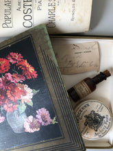 Load image into Gallery viewer, Vintage Floral Document Box