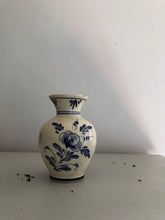 Load image into Gallery viewer, Vintage Hand painted Dutch vase