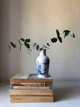 Load image into Gallery viewer, Vintage Decorative stem Vase