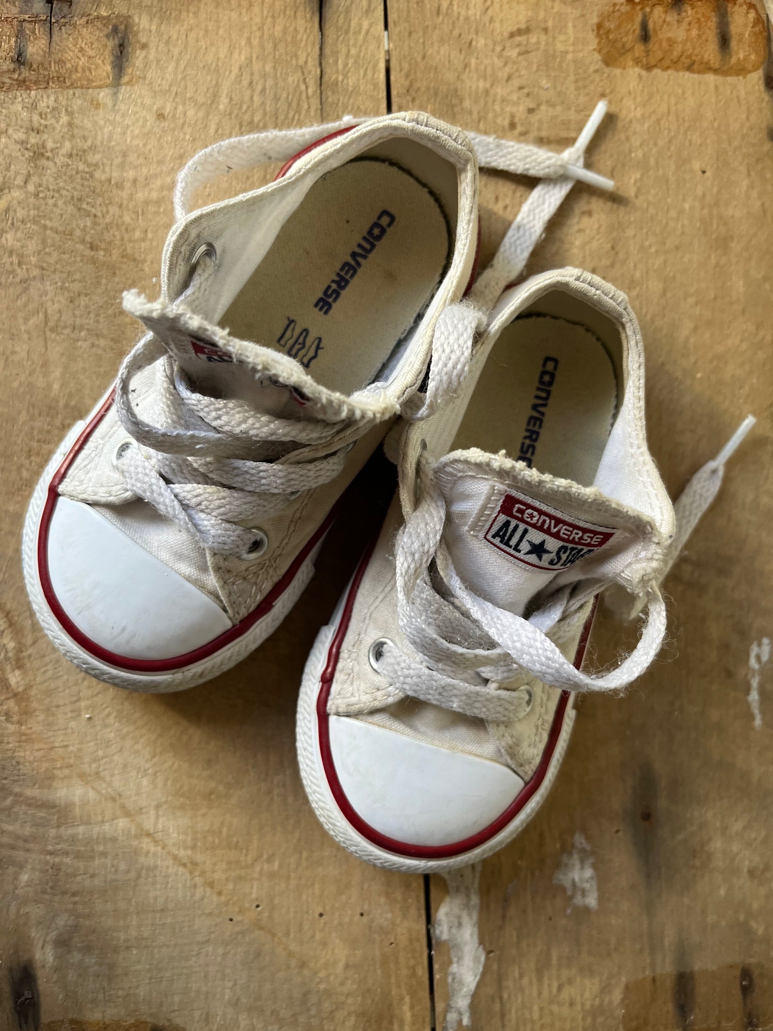 Pair of infant Converse size 6 Lost and loved