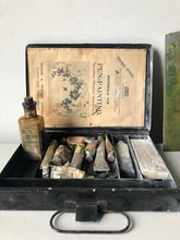 Load image into Gallery viewer, Antique Winsor &amp; Newton Paint Set