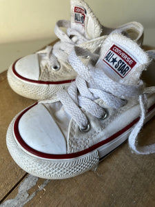 Pair of infant Converse size 6 Lost and loved