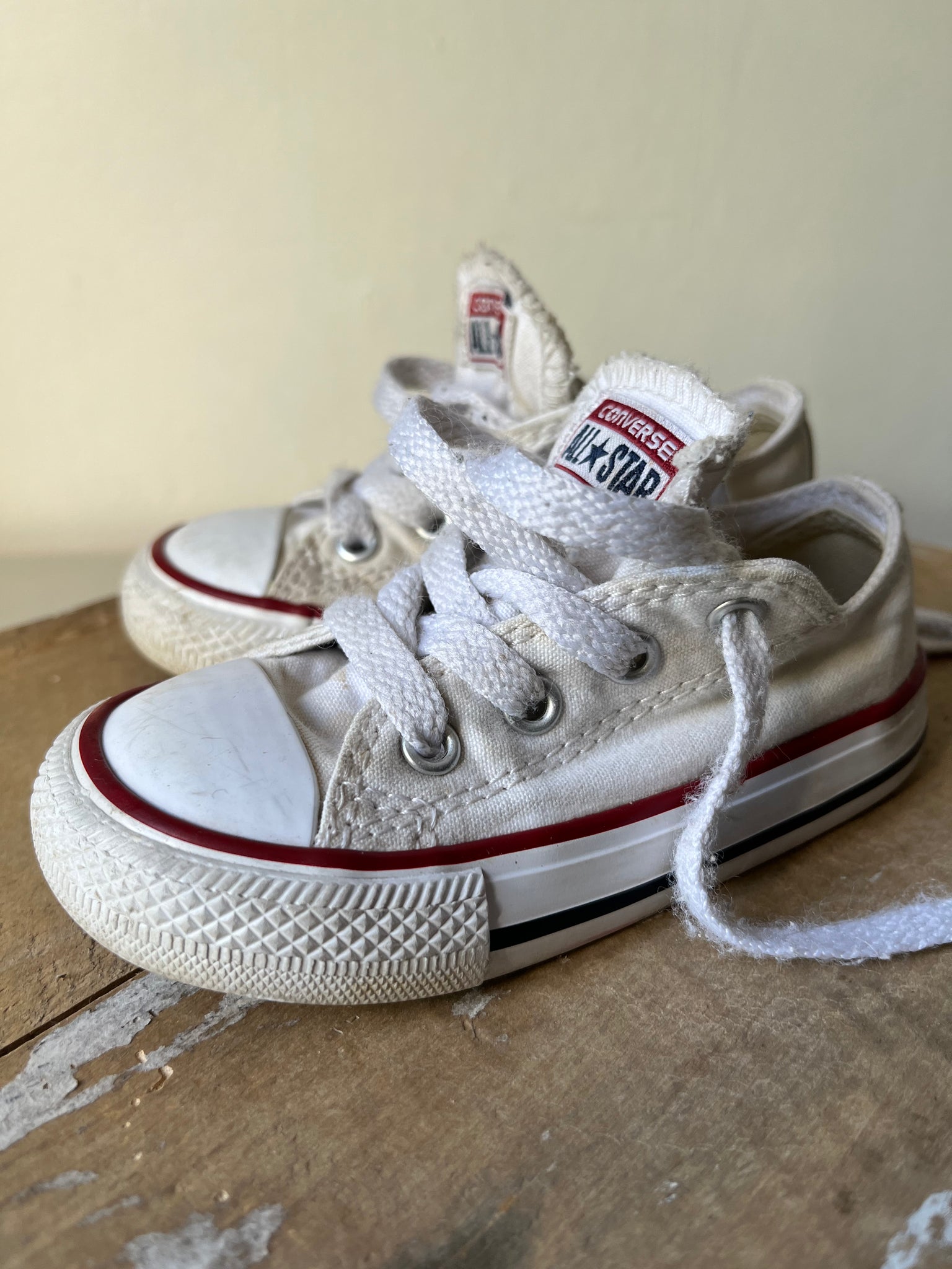 Pair of infant Converse size 6 Lost and loved