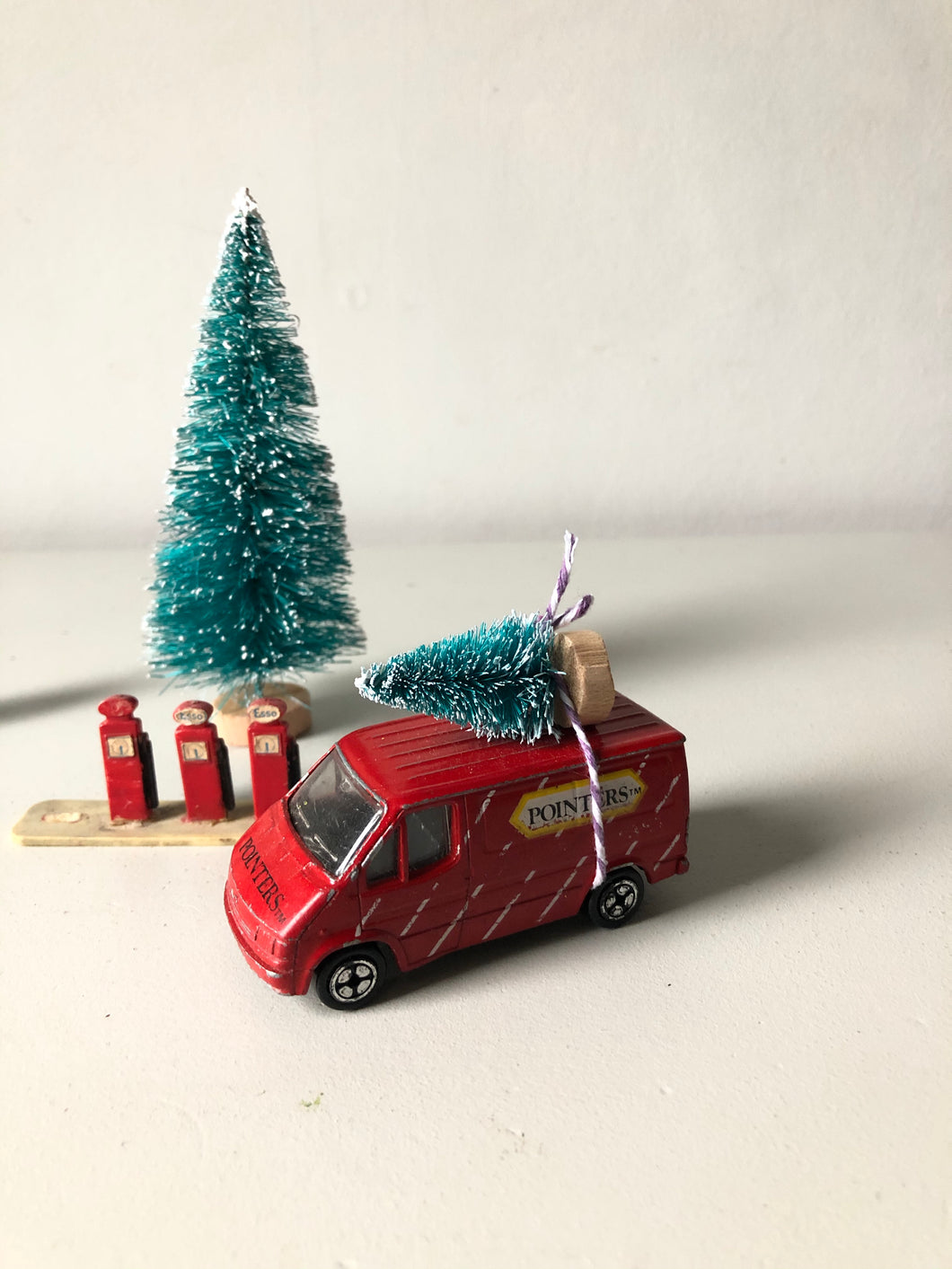 Home for Christmas - Vintage ‘Pointers’ Van