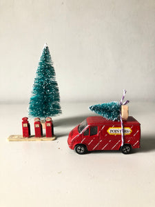 Home for Christmas - Vintage ‘Pointers’ Van