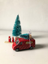 Load image into Gallery viewer, Home for Christmas - Vintage ‘Pointers’ Van