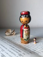 Load image into Gallery viewer, Pair of Vintage Kokeshi Nesting Dolls