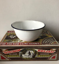 Load image into Gallery viewer, Vintage Enamel bowl