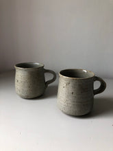 Load image into Gallery viewer, Vintage Studio pottery Mugs